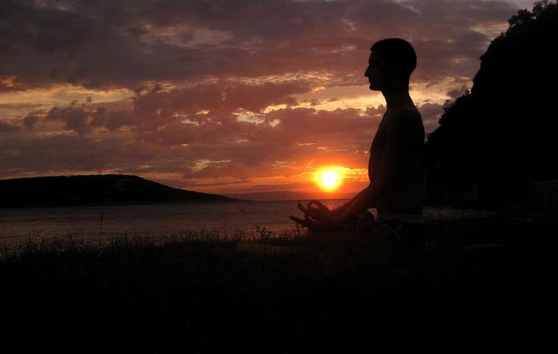 Wie in jeder spirituellen Tradition, so gibt es auch im Yoga sehr gut erforschte Atemübungen, für die oft ein Asana eingenommen wird. 